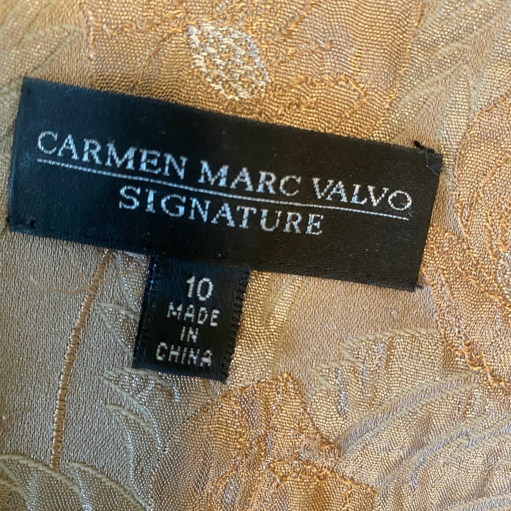 Carmen Marc Valvo signature suit size (very small) 10-fits like a size 6 - Picture 5 of 13